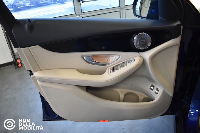 MERCEDES-BENZ GLC 300 e 4Matic EQ-Power Business Extra